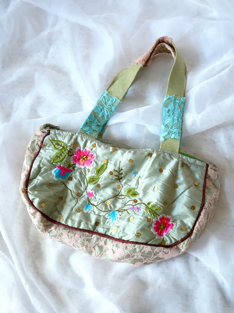 Cartera bordada, foto 1 de 3