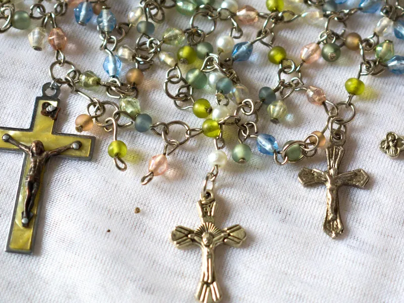 Collar de cruces, foto 2 de 3