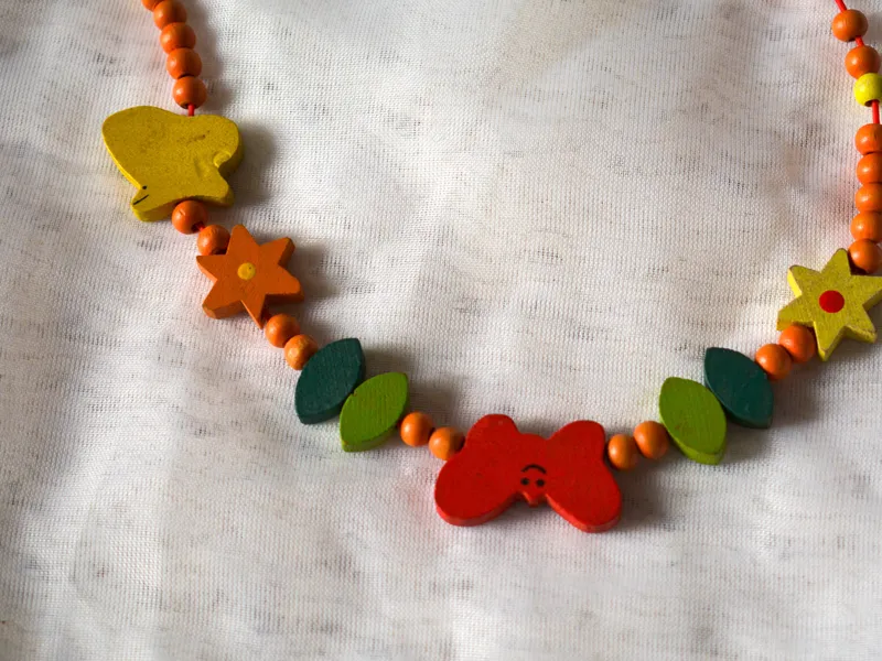 Collar de madera, foto 2 de 2