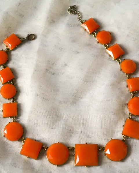 Collar naranja, foto 2