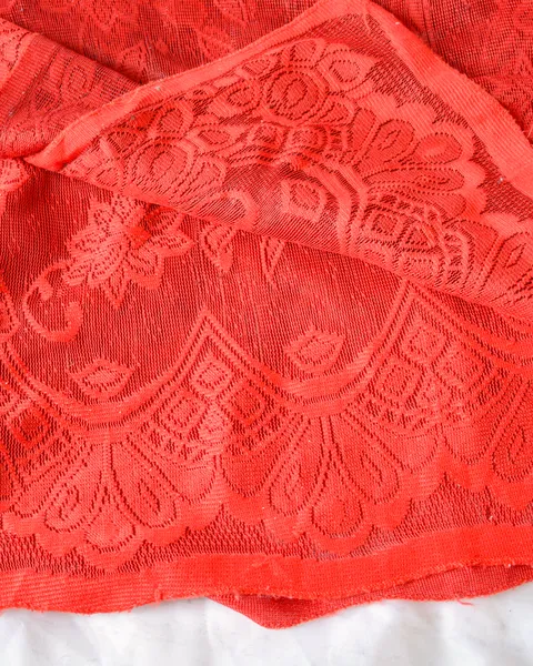 Mantel de encaje rojo, foto 2