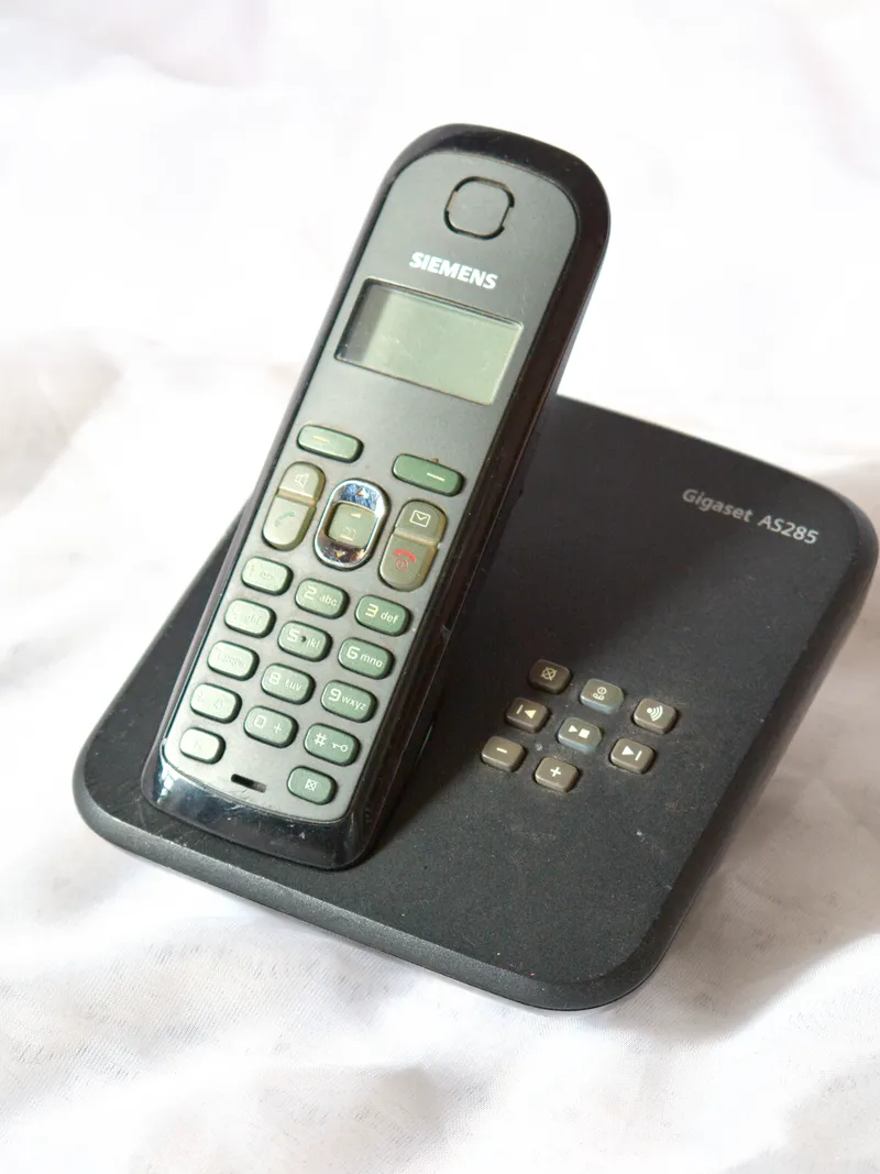 Teléfono fijo, foto 1 de 3