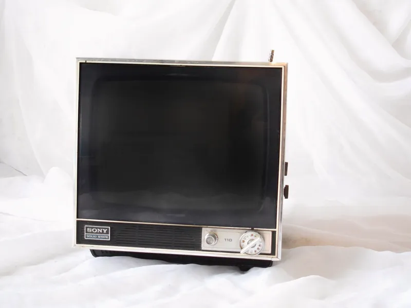 Televisor portátil Sony CRT, foto 1 de 2